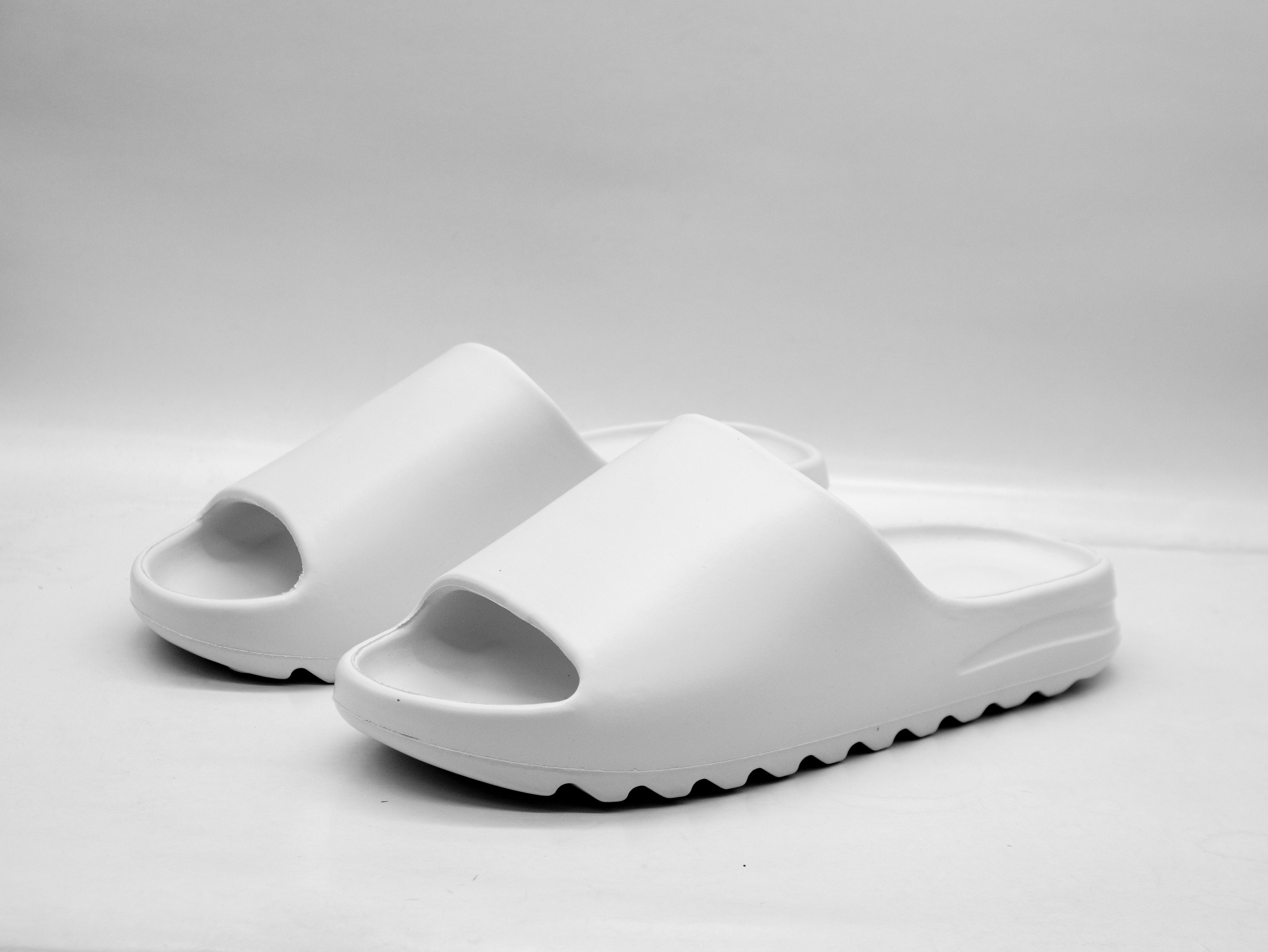 One - Piece Yeezy Soft & Anti - Slip Slides